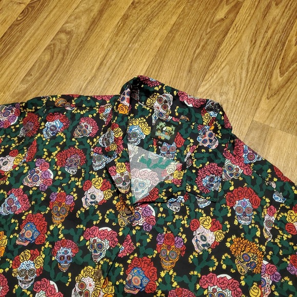 Day‎ Of The Dead Shirt Women 3XL Dia De Los Muertos Skeletons Skulls AOP Bennys - Picture 1 of 7